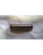 Sworzeń dźwigni sprzęgła C-385 80021095