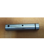 Sworzeń koła pośredniego Ursus C-385 84108005