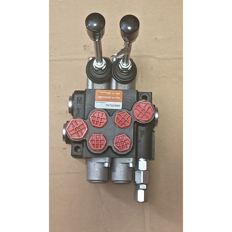 Rozdzielacz hydrauliczny dwusekcyjny AK44 Rozdzielacz hydrauliczny dwusekcyjny AK44