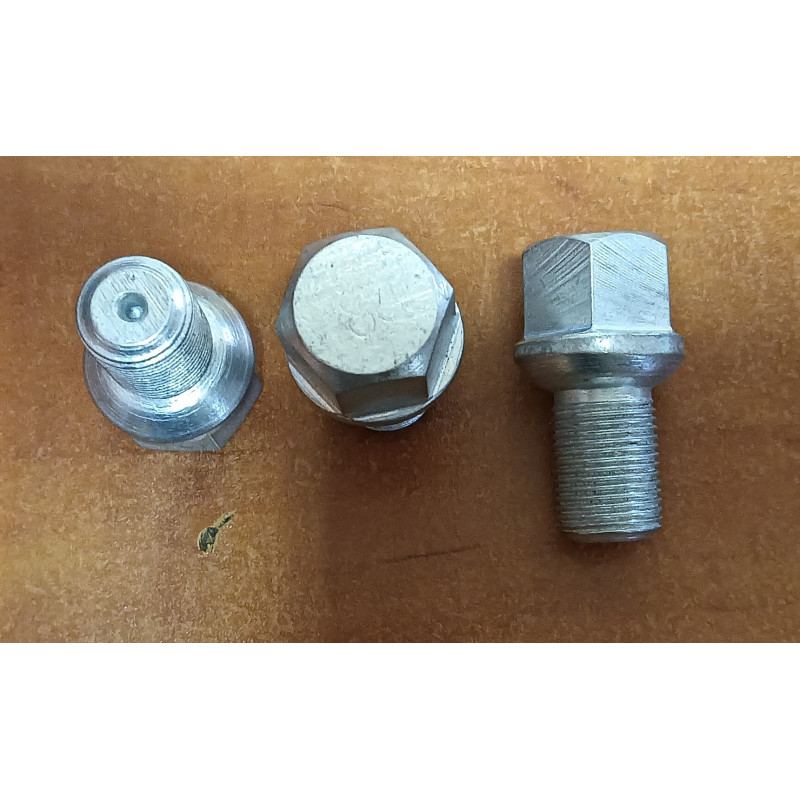 Śruba (szpilka) koła prasy Sipma M18*1,5*25 - 8,8 Śruba (szpilka) koła prasy Sipma M18*1,5*25 - 8,8