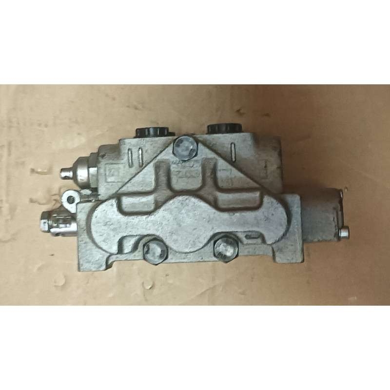 Rozdzielacz RRB 2110/203 7015905 M91, 7021634 M91