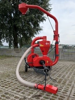 Przenośnik pneumatyczny ssąco-tłoczący T 449/1 z WPT ze sprzęgłem i wysypem składanym hydraulicznie