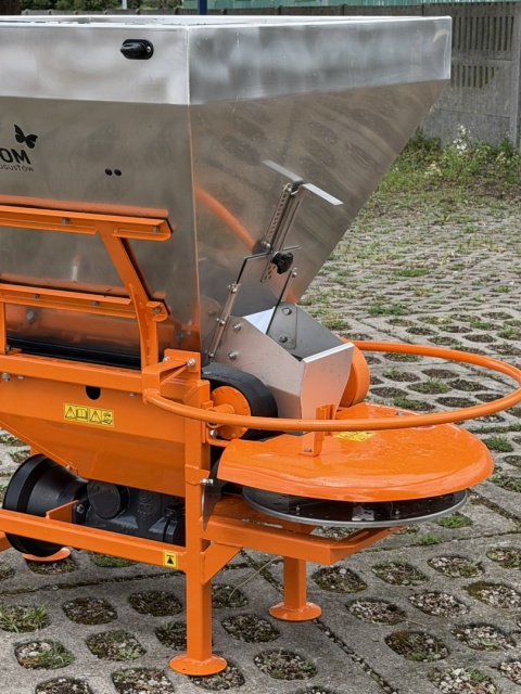 Rozsiewacz nawozów MOTYL N031/1 z koszem INOX