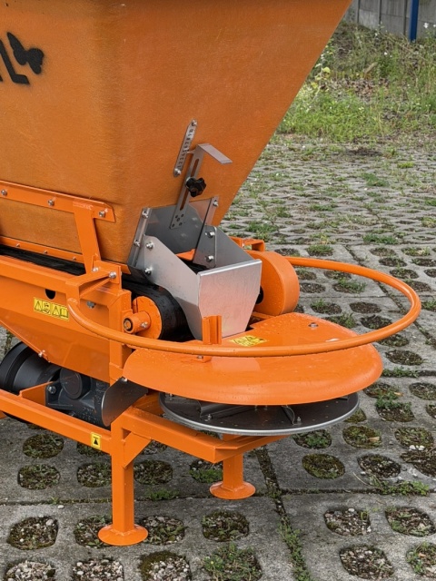 Rozsiewacz nawozów MOTYL N031